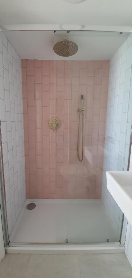 Elegant 5 Bed 4 Bath 'Vogue House' Parisian Style Home Margate Zewnętrze zdjęcie