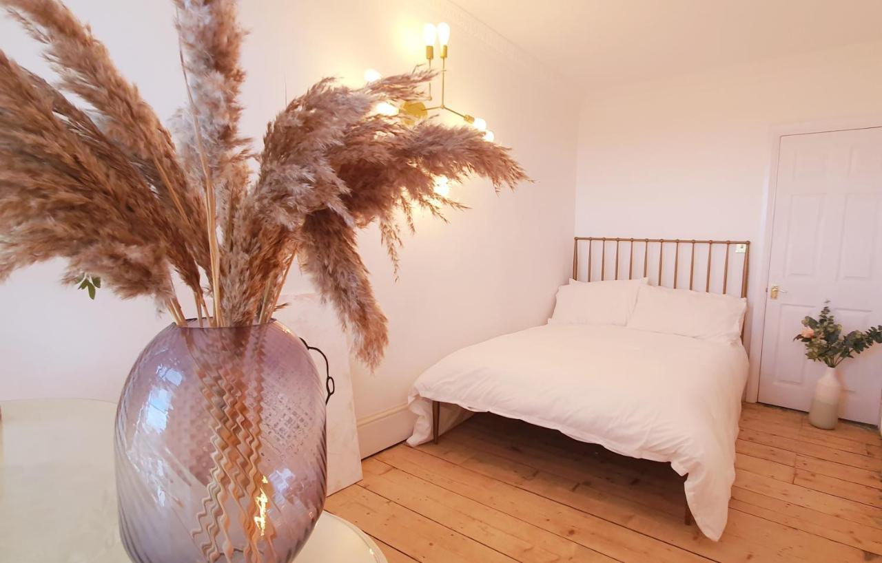 Elegant 5 Bed 4 Bath 'Vogue House' Parisian Style Home Margate Zewnętrze zdjęcie
