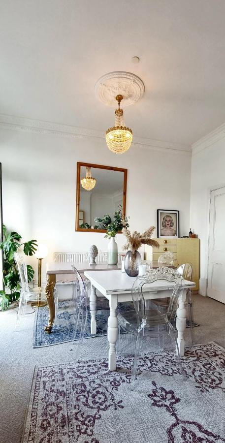 Elegant 5 Bed 4 Bath 'Vogue House' Parisian Style Home Margate Zewnętrze zdjęcie