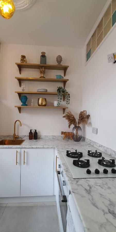 Elegant 5 Bed 4 Bath 'Vogue House' Parisian Style Home Margate Zewnętrze zdjęcie