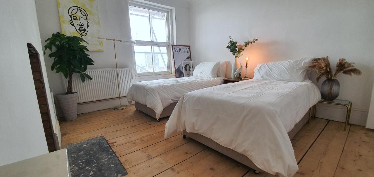 Elegant 5 Bed 4 Bath 'Vogue House' Parisian Style Home Margate Zewnętrze zdjęcie