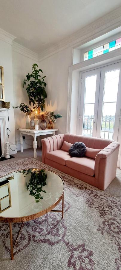 Elegant 5 Bed 4 Bath 'Vogue House' Parisian Style Home Margate Zewnętrze zdjęcie